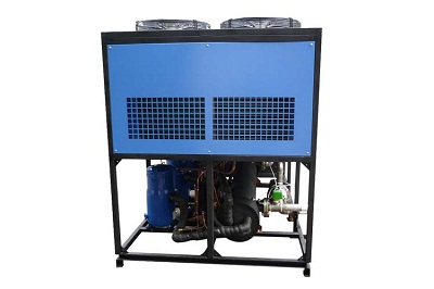 操作冷水機(jī)時(shí)有哪些注意事項(xiàng)？